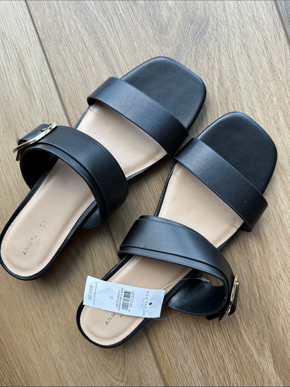 Ann Taylor black strap sandals new with tags bold buckle size 9